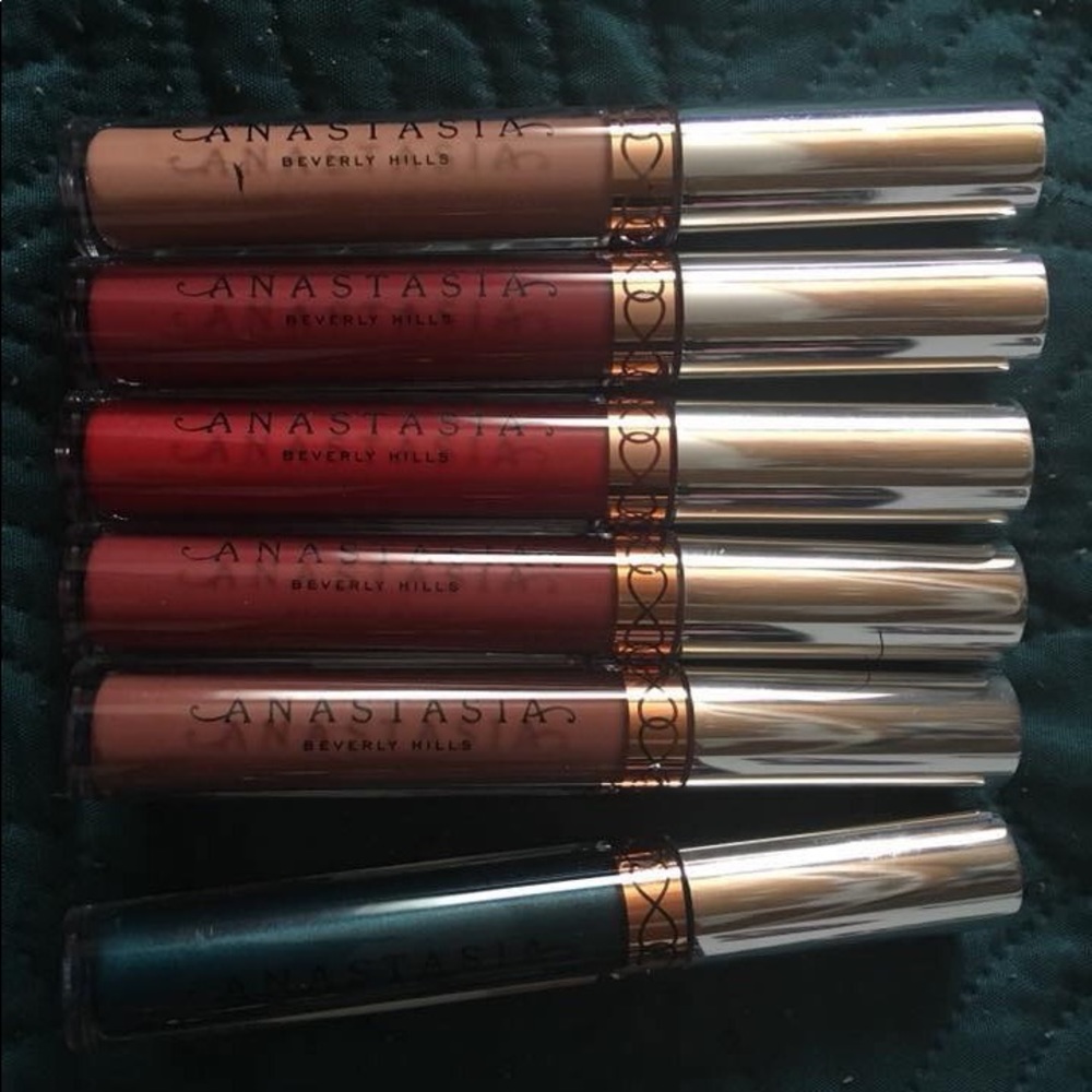 Liquid lipsticks